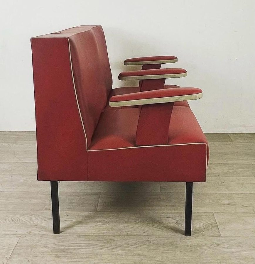 Divanetto in skai rosso — Bellerrimo