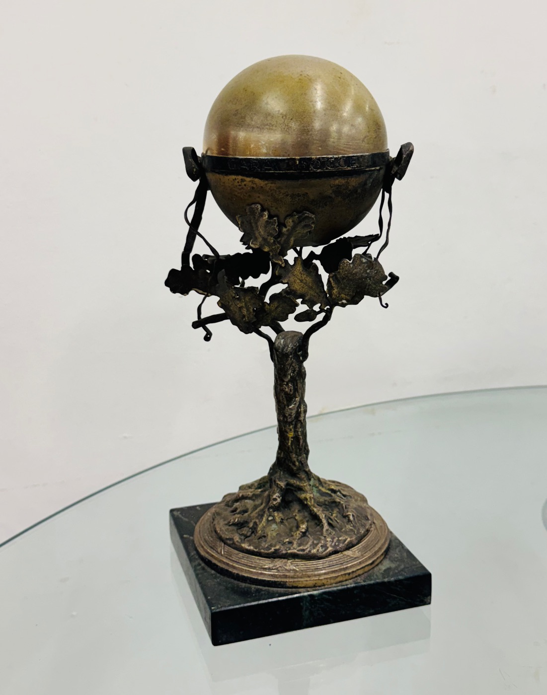 Antico trofeo di gara Liberty - Marmo e lega metallica - anni 1920/30