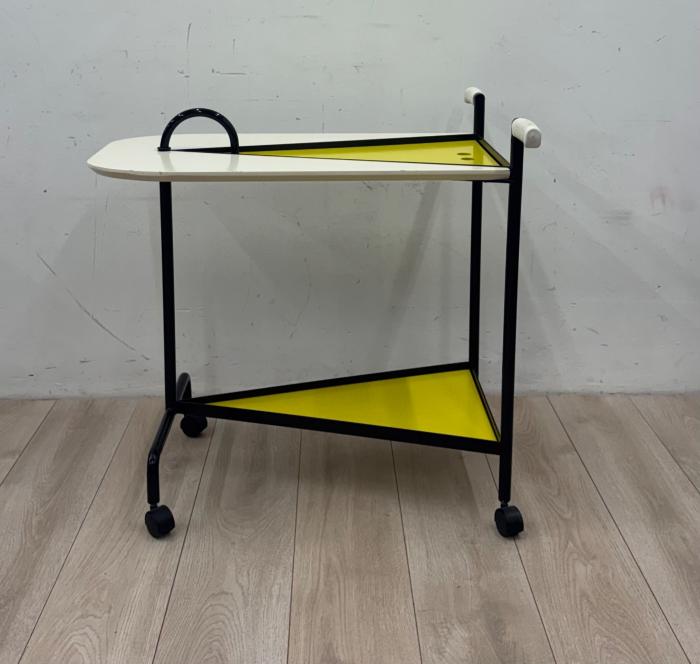 Carrello Bar Portavivande Anni '80 - stile Postmoderno / Memphis Design Metallo e laminato giallo e bianco — fotografia 7