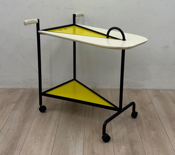 Carrello Bar Portavivande Anni '80 - stile Postmoderno / Memphis Design Metallo e laminato giallo e bianco — fotografia 2
