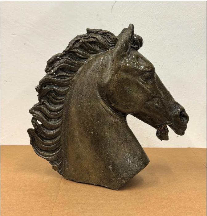 SCULTURA TESTA DI CAVALLO - Gesso anni 1980 — fotografia 5