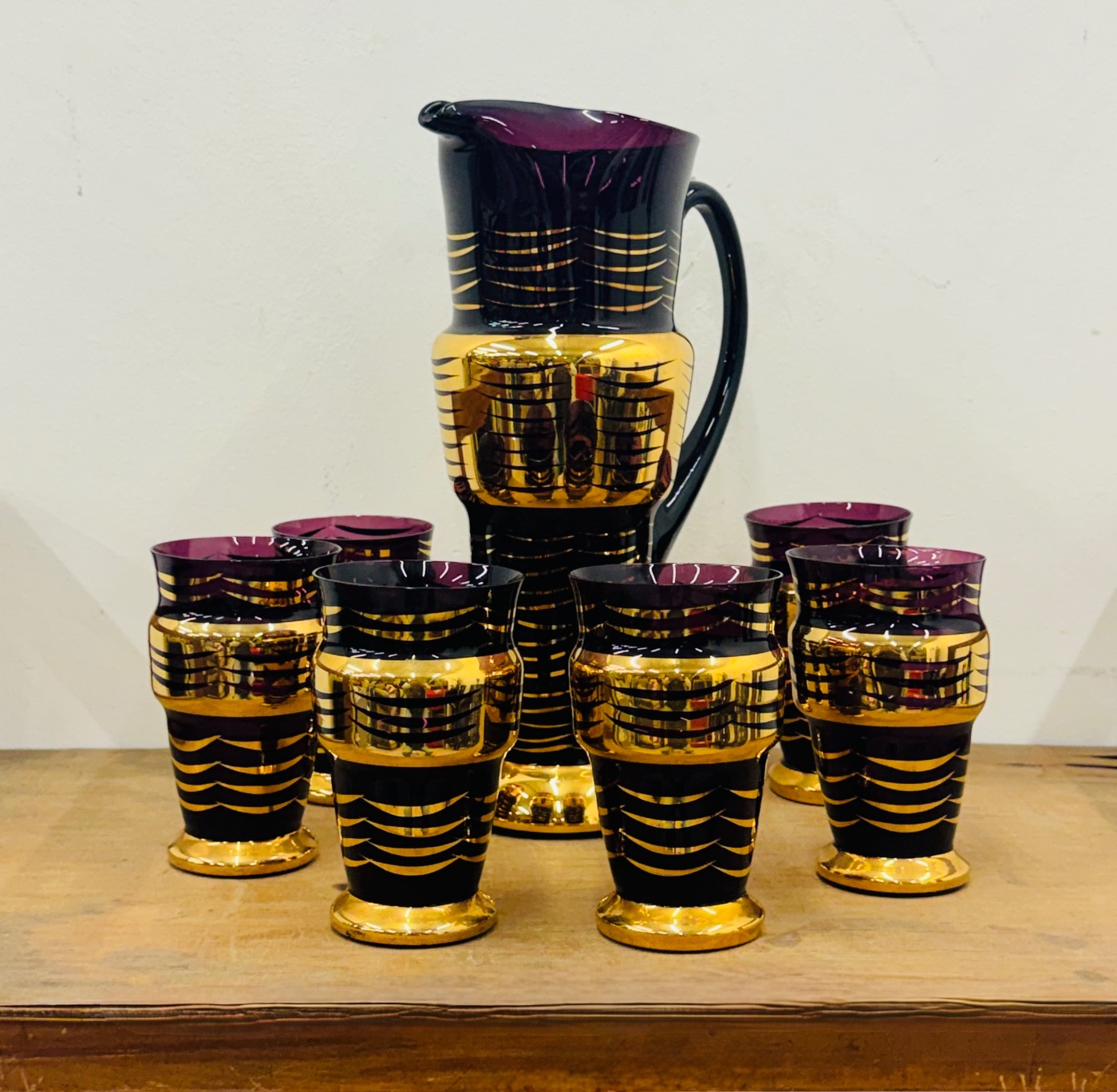 Set da tavola 6 bicchieri con Caraffa, decori in oro.